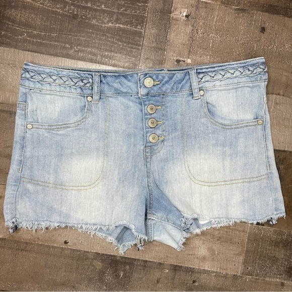 Altar’d State Raw Hem Button Fly Jean Short size 29 - Picture 1 of 12